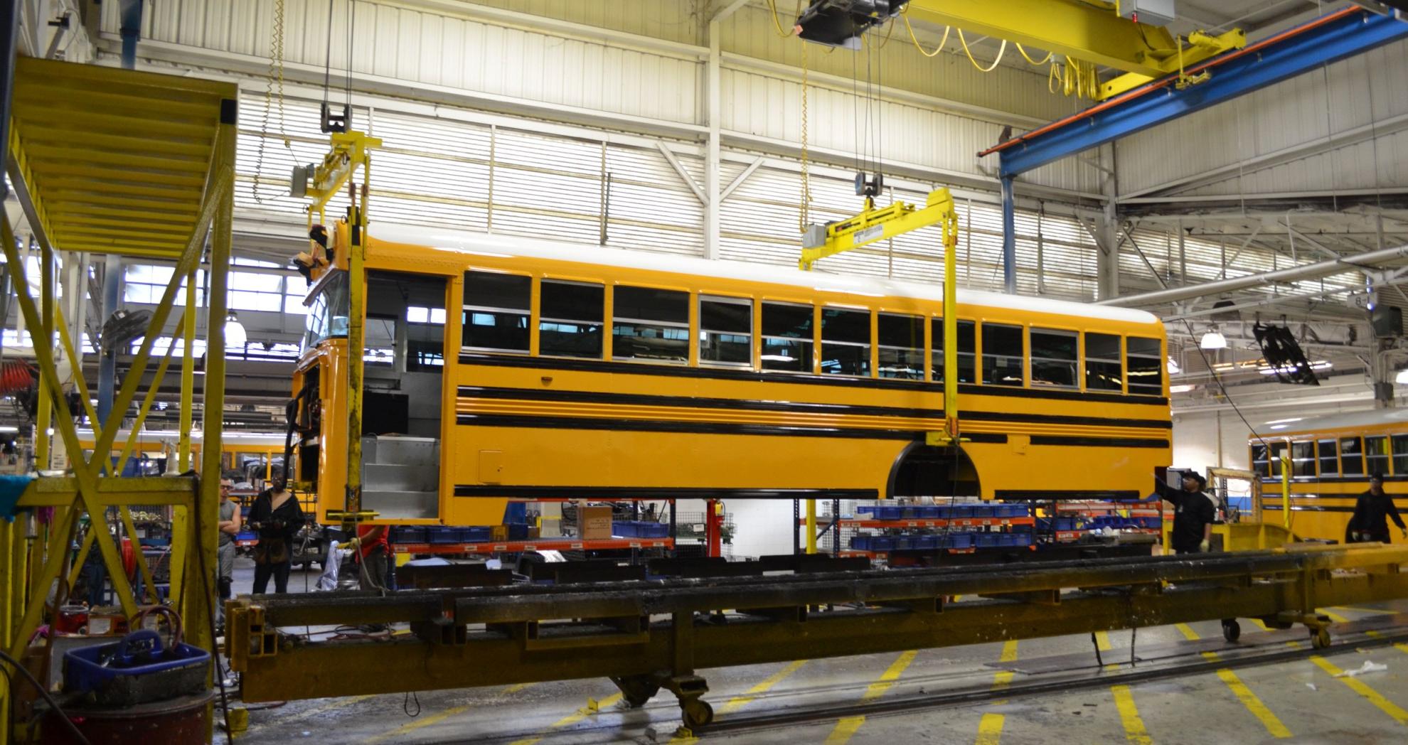 Blue Bird buses are built in 桃县, Georgia USA